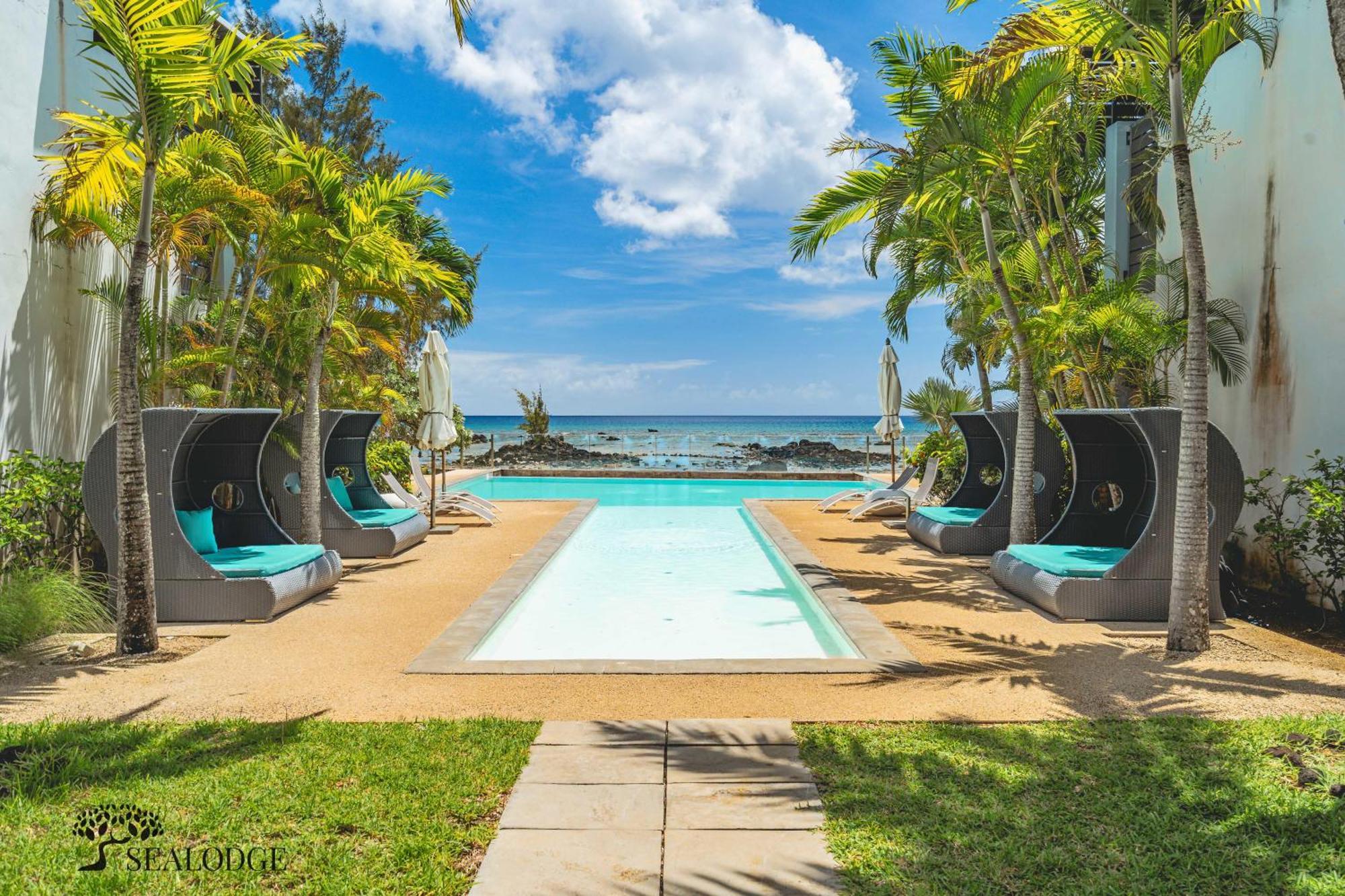 Kanope Bay - Holiday Beachfront Apartments Pointe aux Biches Exterior foto